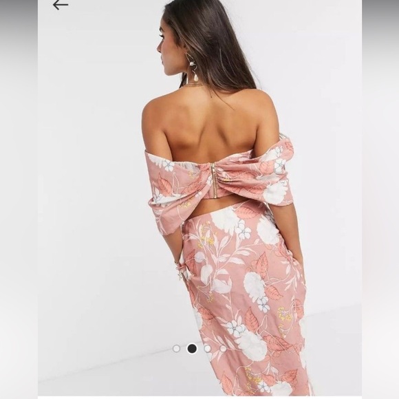 ASOS EDITION twist front off shoulder top and skirt in linen
floral print. - Picture 3 of 14